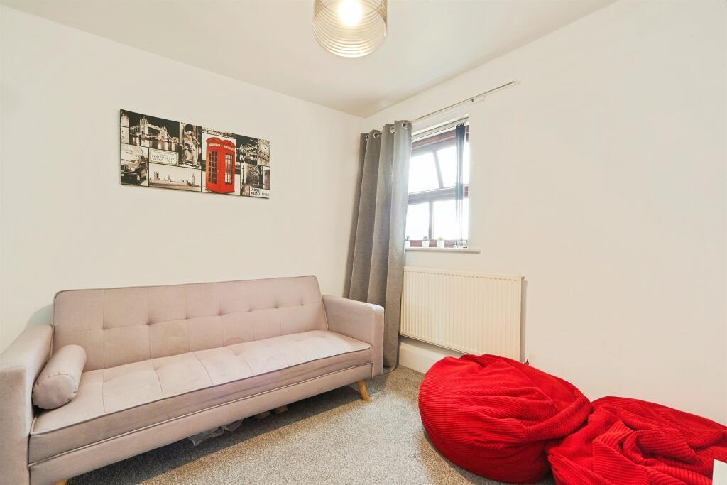 Apartment in Leeds - View 3