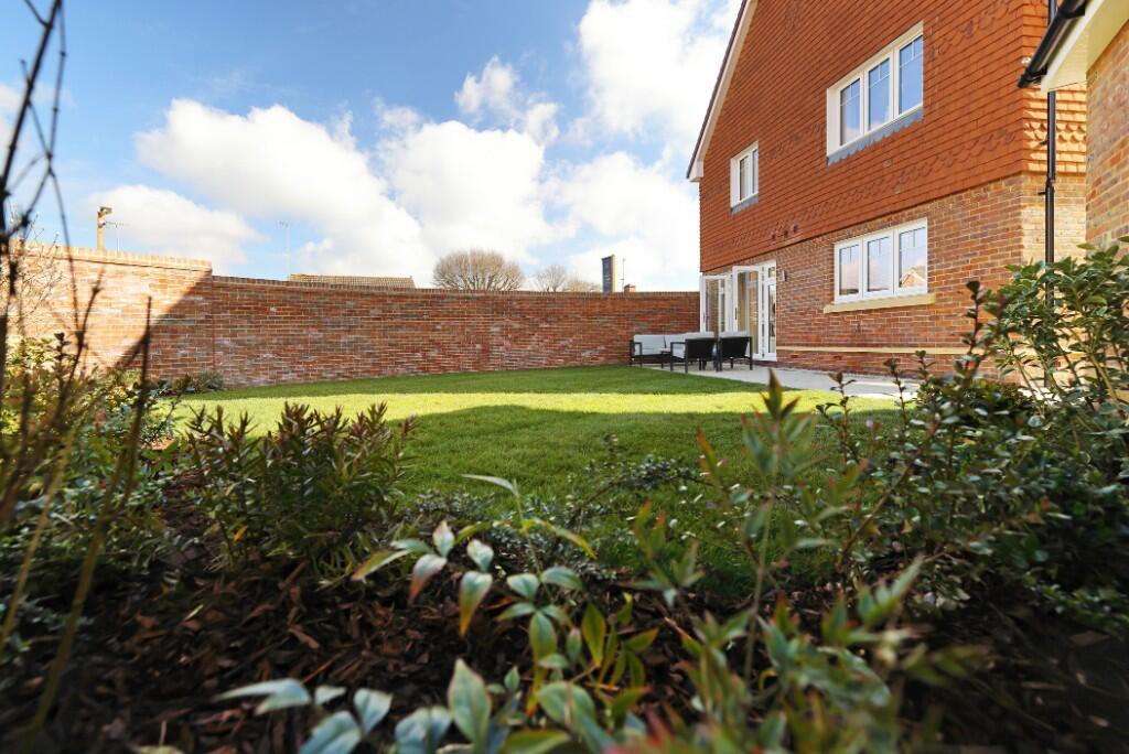 House in Redhill - View 3