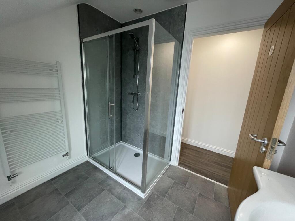 Room 6, 31A Warwick Street, Worthing, West Sussex, BN11 - View 4