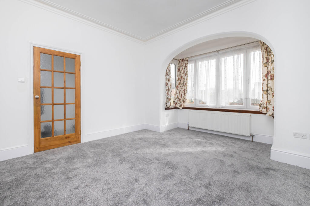 Main image of property: Park Lane, Carshalton, SM5
