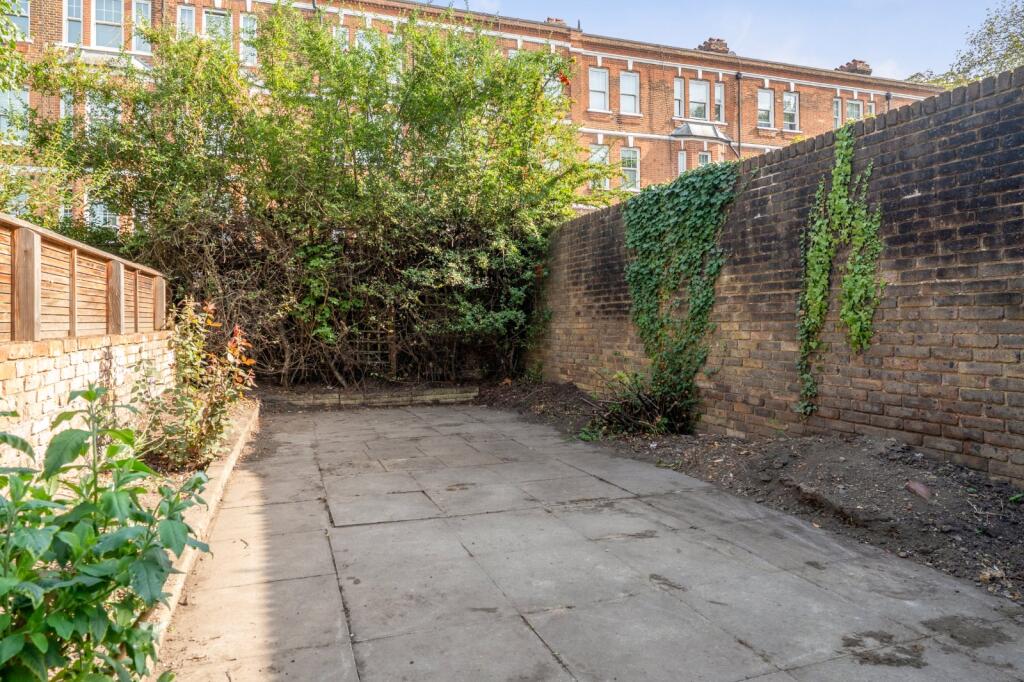 House in London - View 5