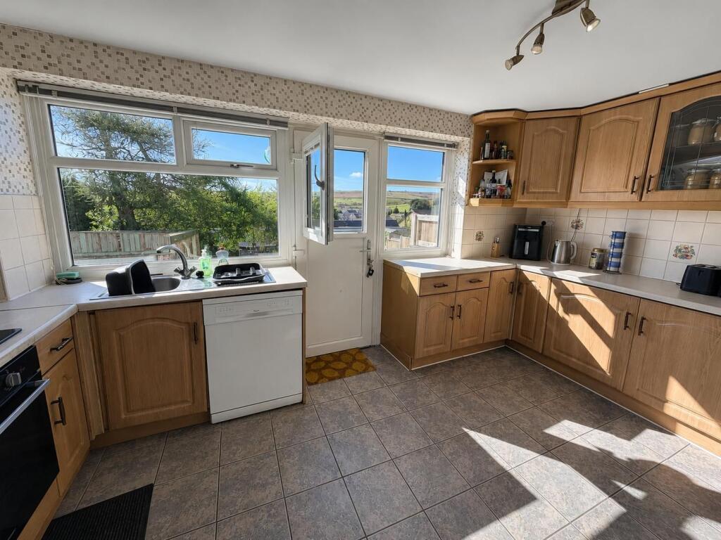 House in Bradford, Denholme - View 4