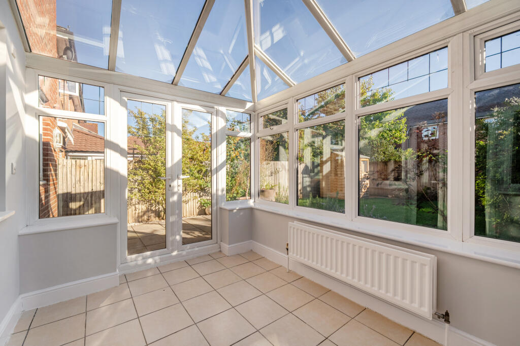 House in Mole Valley, Dorking - More
