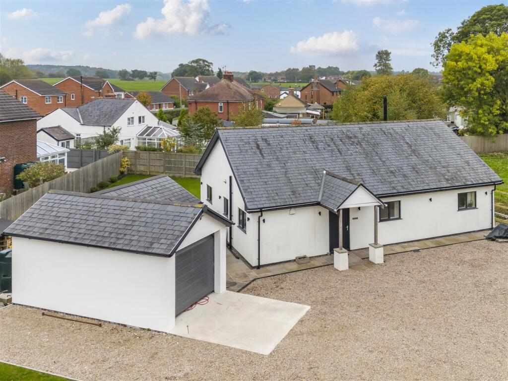 3-bed detached on Lane End, Penley., £319,995