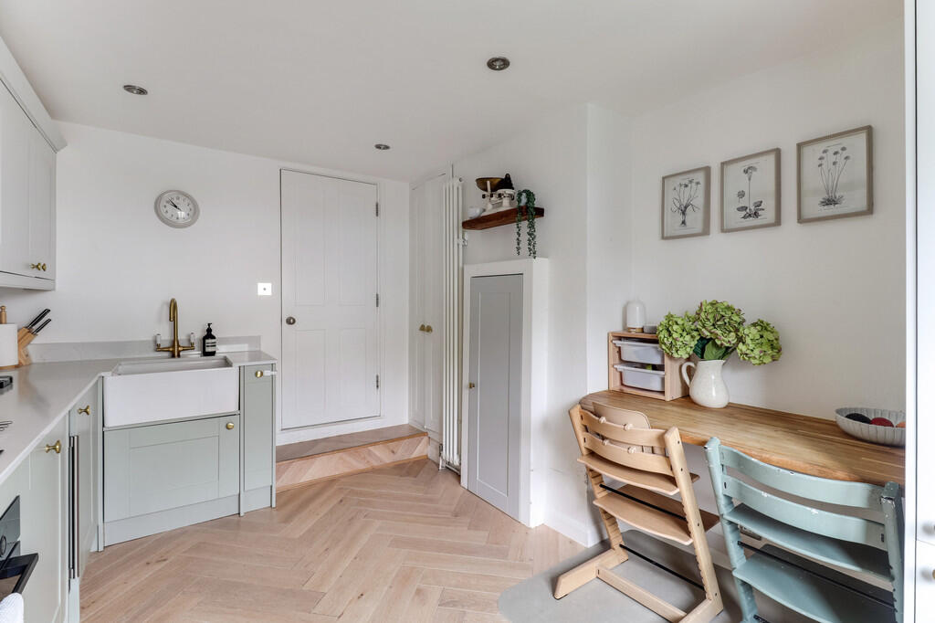 House in Tunbridge Wells, Kent - More