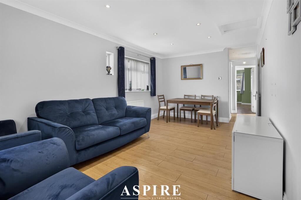 House in Southend-on-Sea - View 3