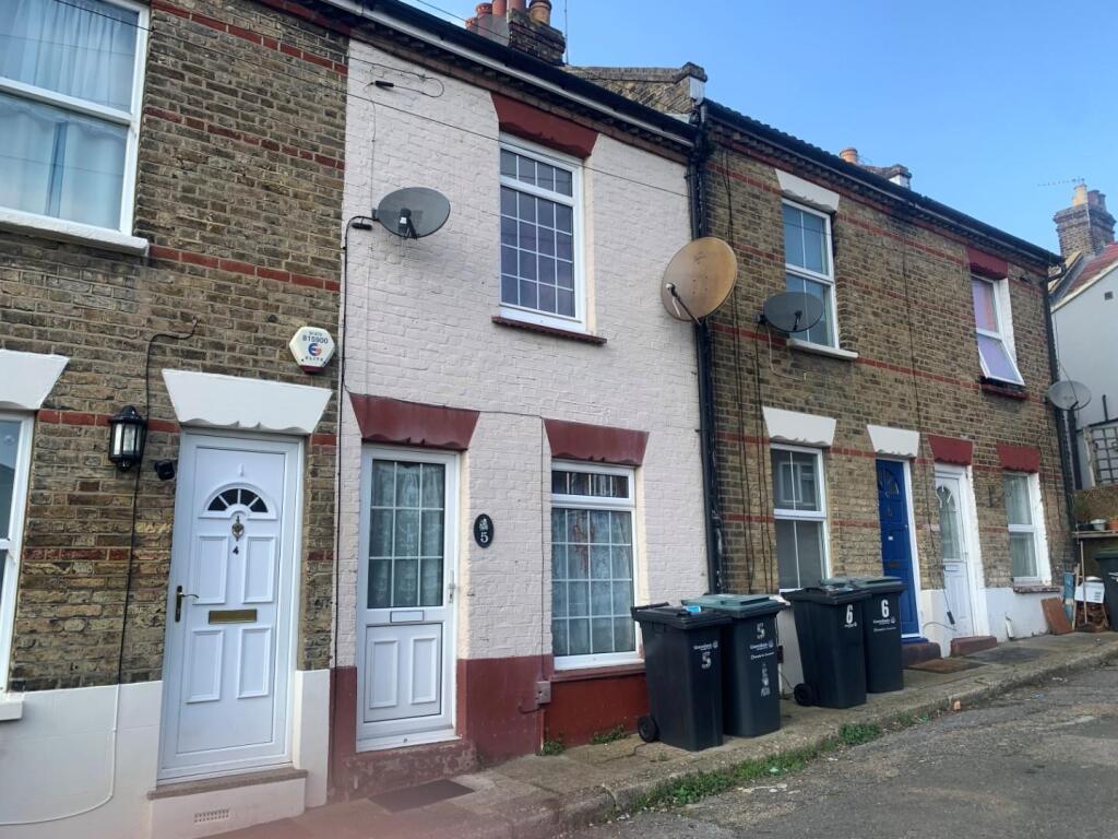 Main image of property: May Avenue, Northfleet, Gravesend, DA11 8RH
