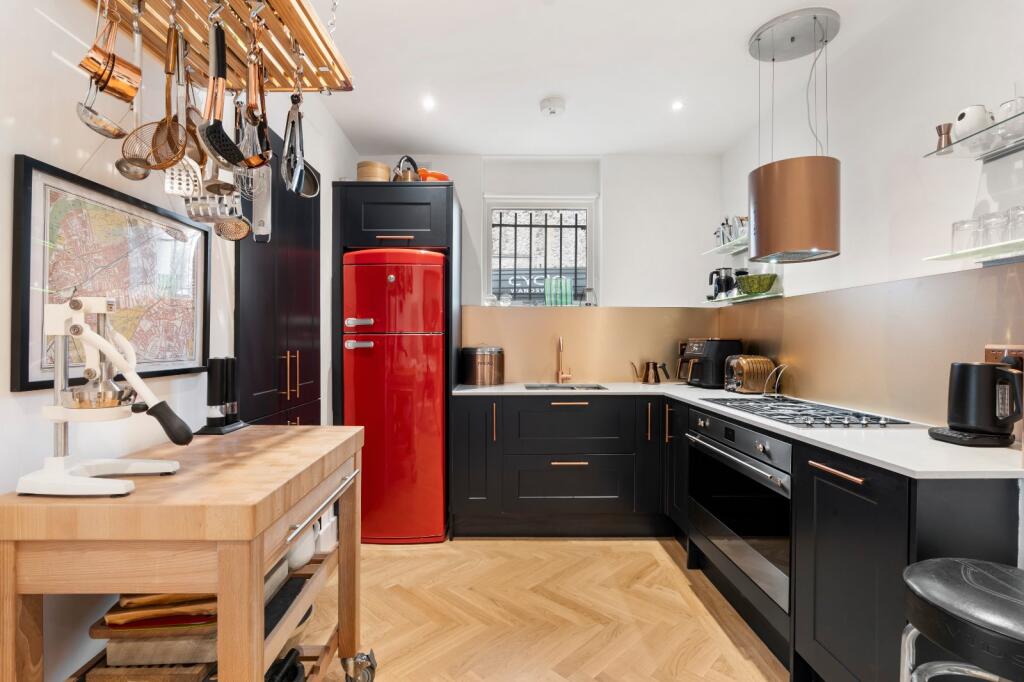House in London - View 2