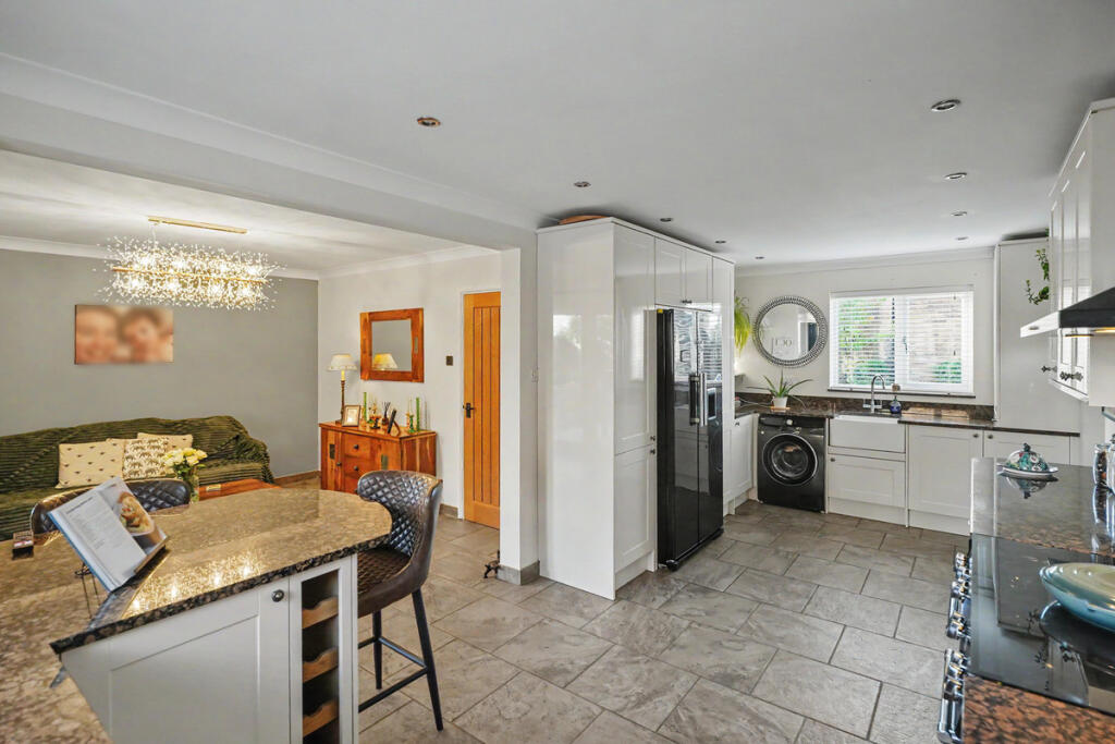 Owen Court, Brafield on the Green - NN7 1BY photo 3