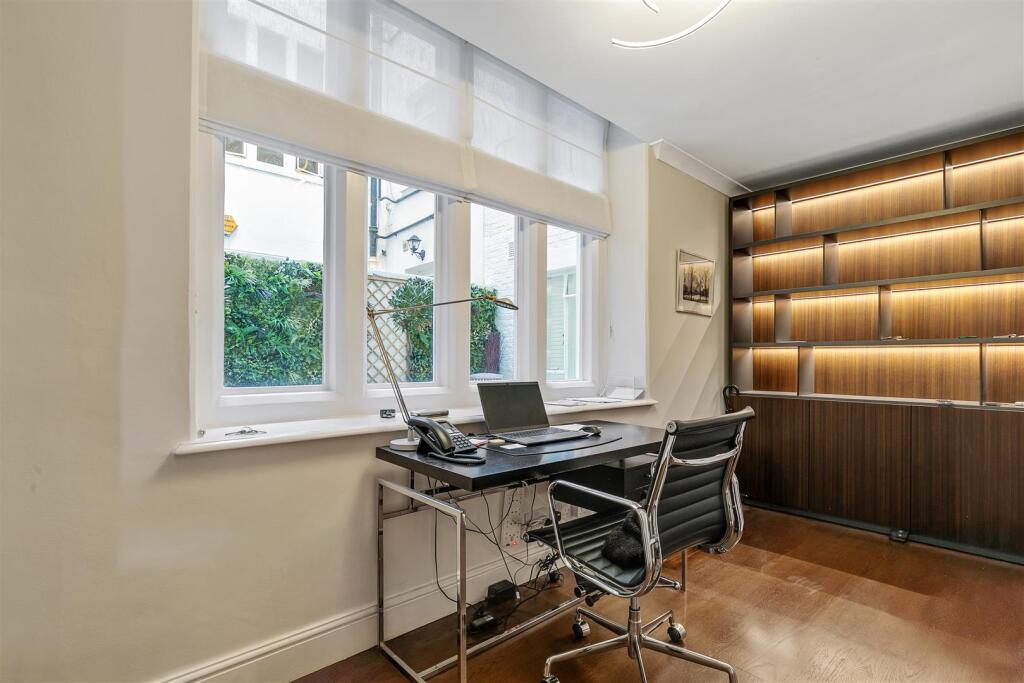 Apartment in London - More