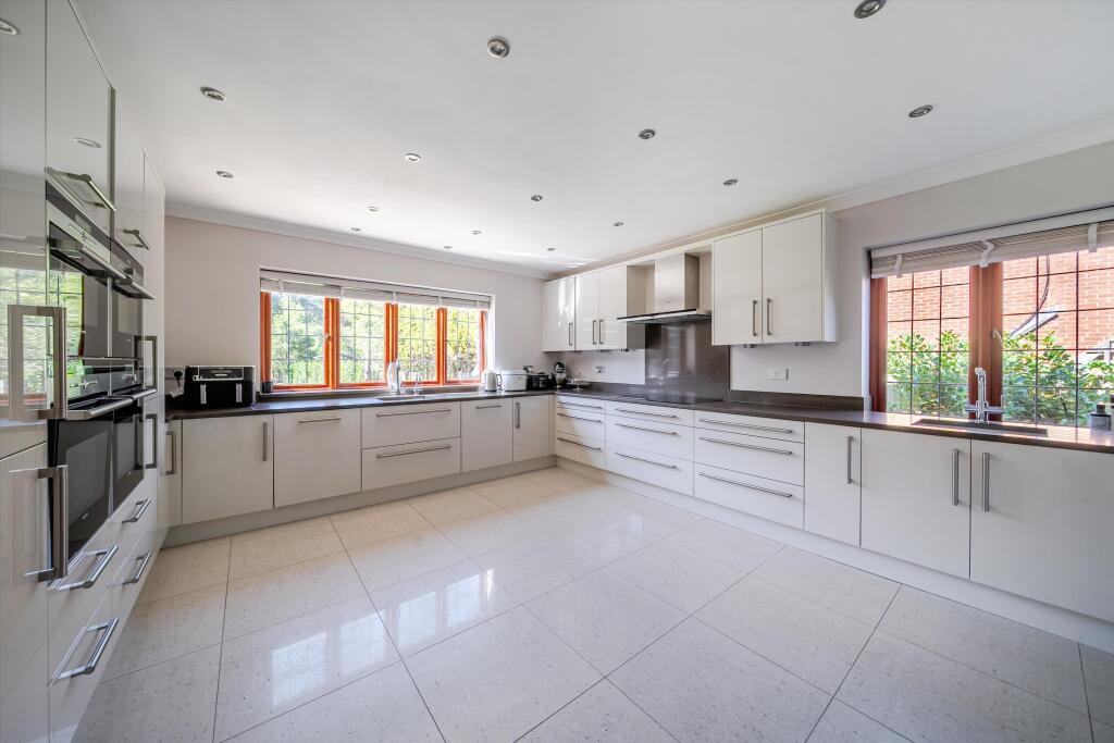 House in Slough, Sunninghill and Ascot - View 4