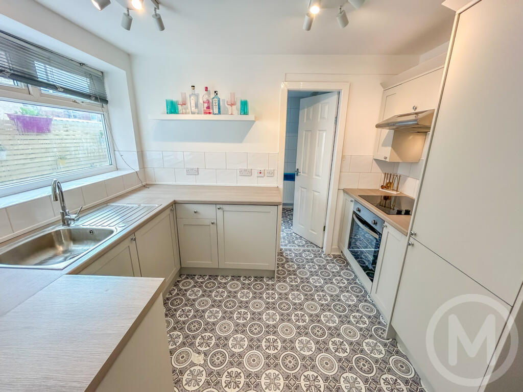 Apartment in Blackpool, Queenstown - View 2