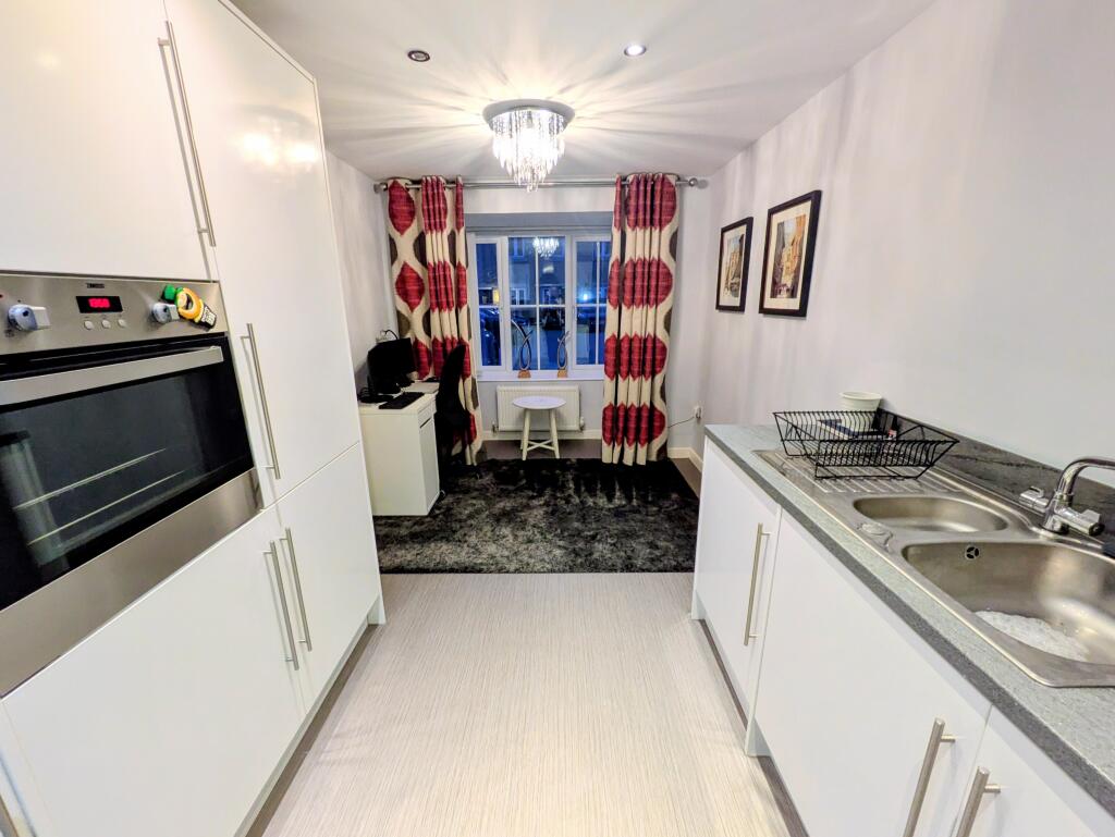 Additional image 4 of Harrowins Farm Drive, Bradford, BD13