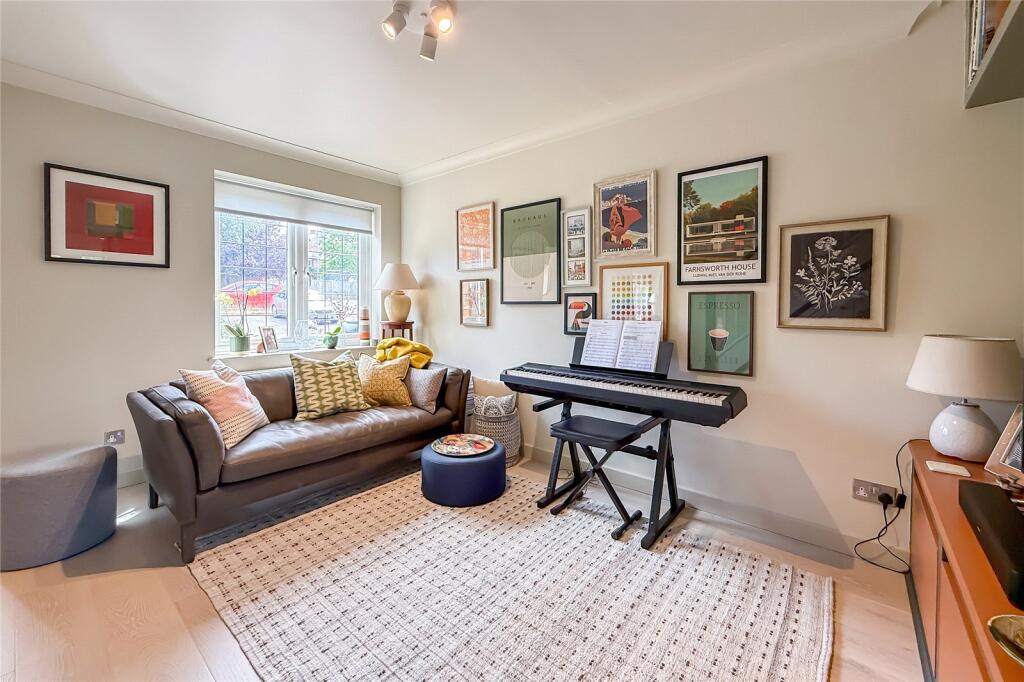 House in St Albans - View 3