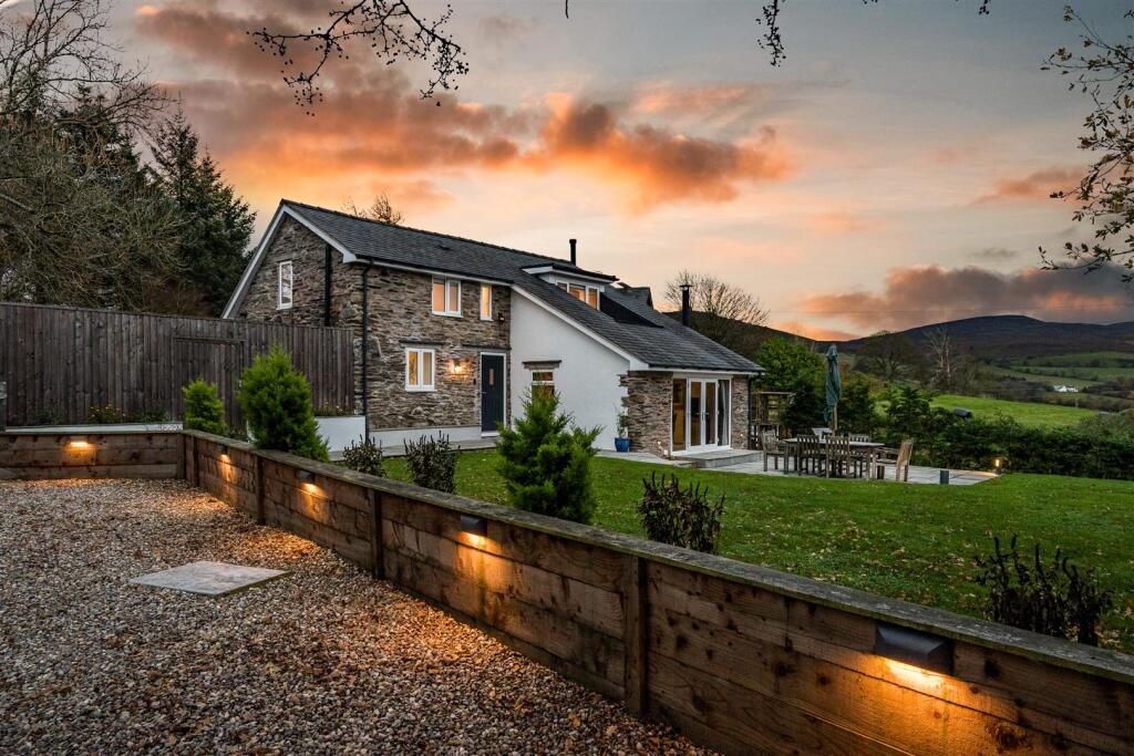 Main image of property: Bryneglwys, Corwen