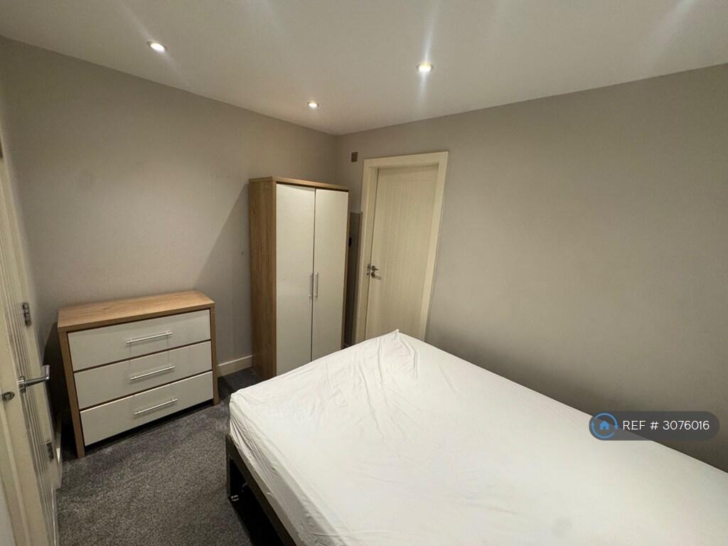 Apartment in Doncaster - More