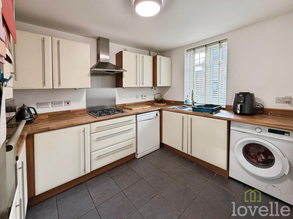 Severus Crescent, North Hykeham, LN6 photo 3