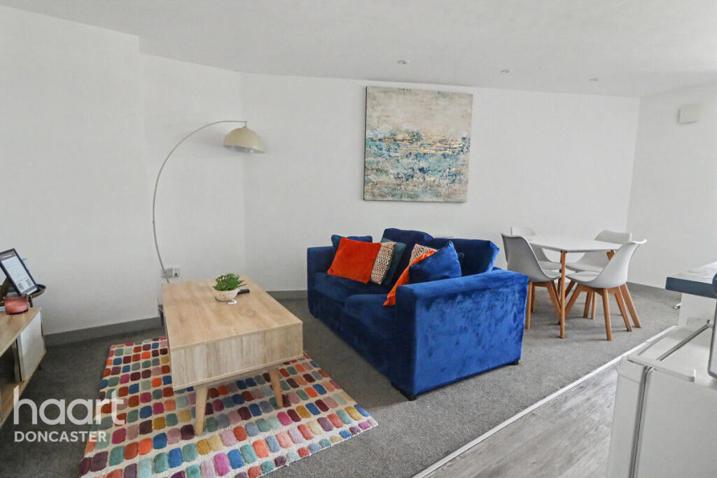 Apartment in Doncaster, City Centre, Hyde Park - View 5