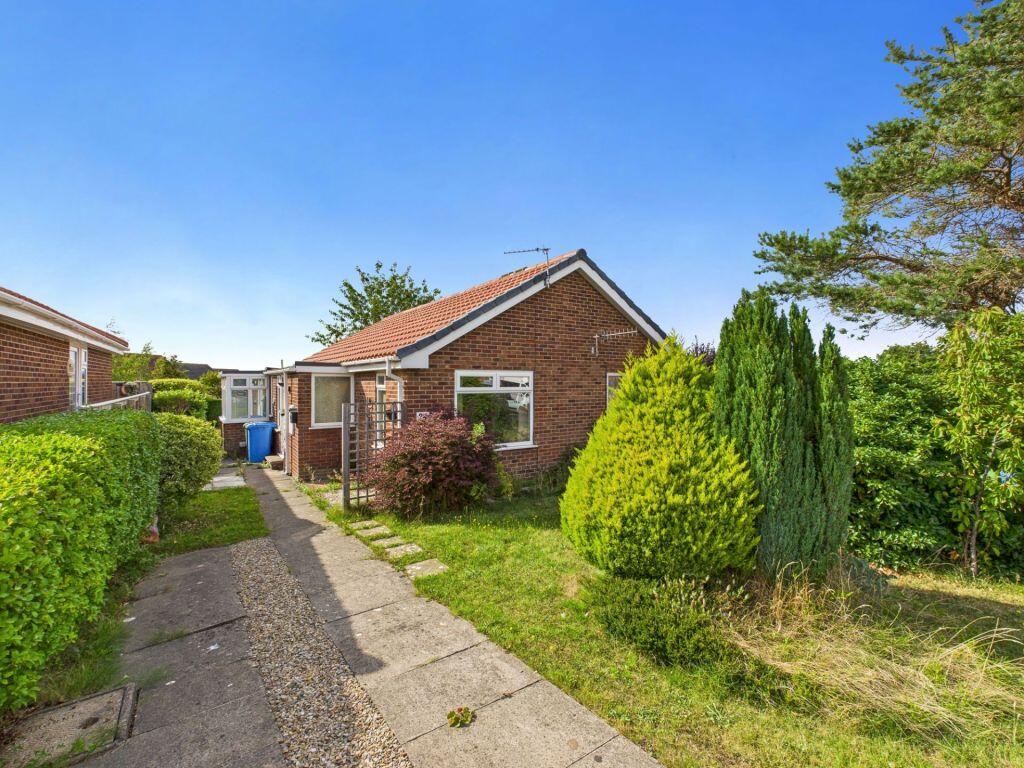 Main image of property: 24 Bracken Close, Whitby