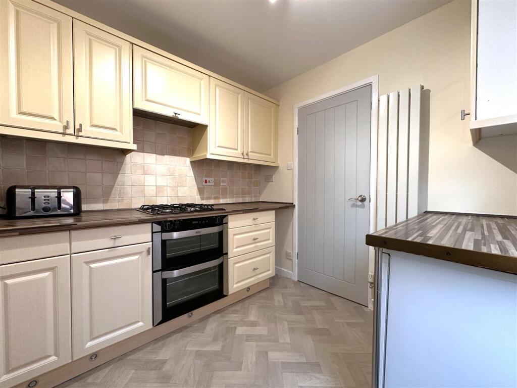 House in Newark and Sherwood, New Balderton, Balderton - View 5
