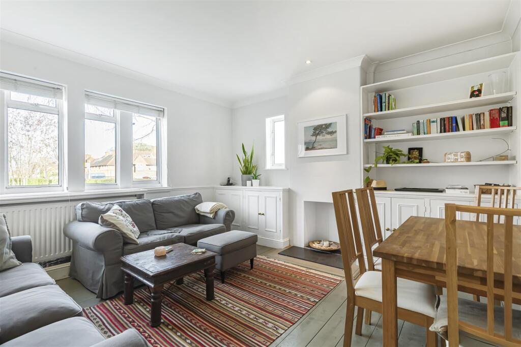 1-bed flat on Dover House Road, Putney, SW15, £400,000