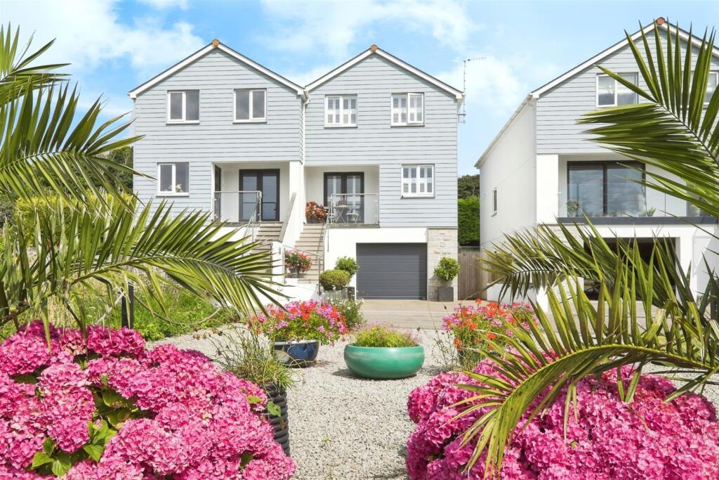 3-bed semi-detached on Glebe Row, Phillack, Hayle, £450,000