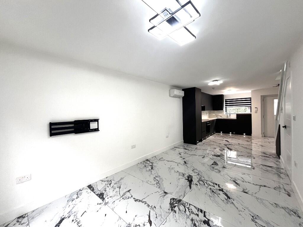 2 bedroom house for rent