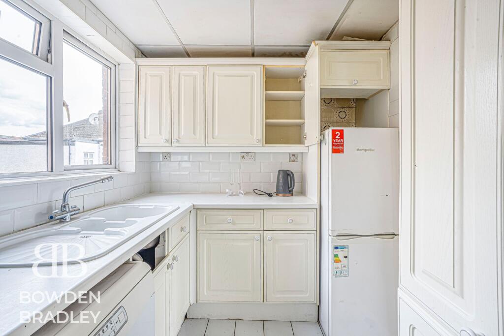 Apartment in Ilford - View 5