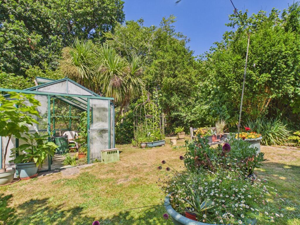 Buce Hayes Close, Highcliffe On Sea photo 4