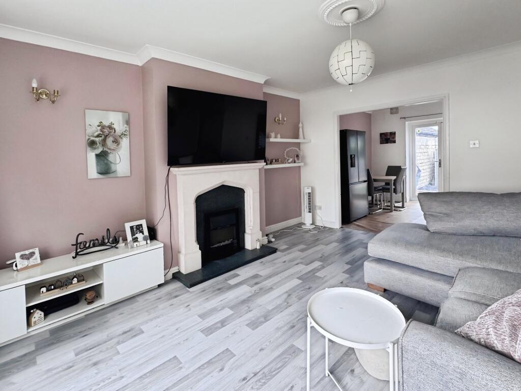 Valley Court, Liversedge, WF15 photo 2