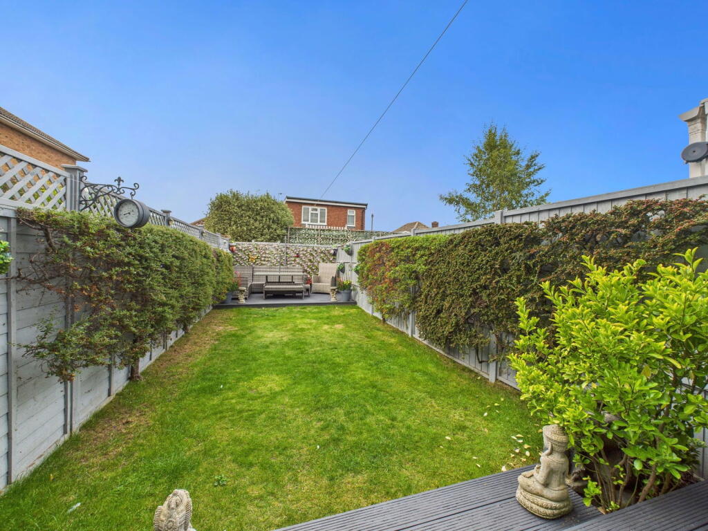 Grinstead Avenue, BN15 9BH photo 2