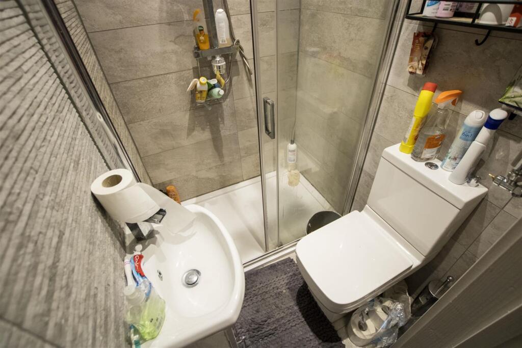 6 bedroom house for rent