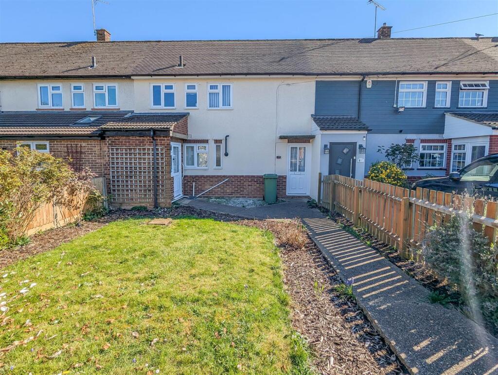 2-bed terraced on Balmoral Road, Pilgrims Hatch, Brentwood, £385,000