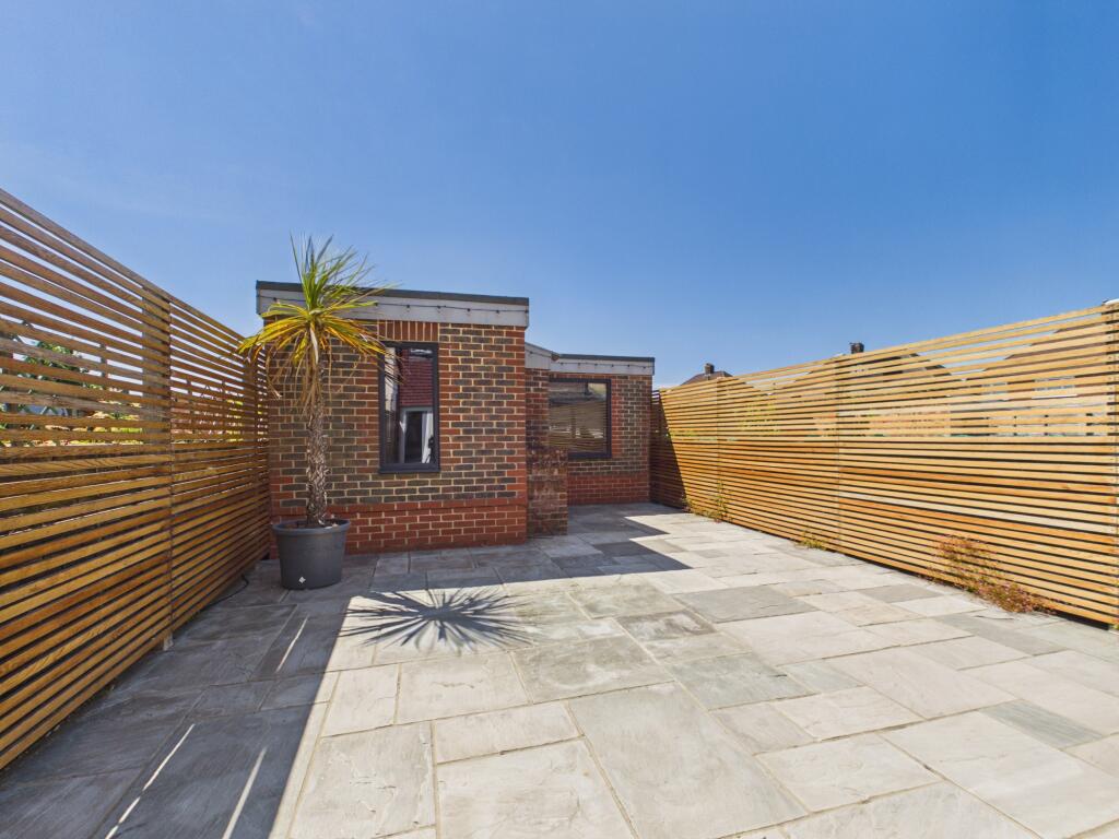 House in Portsmouth - View 6