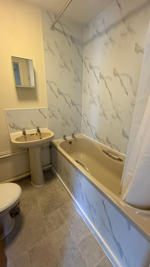 16 Kinnerton Court photo 5