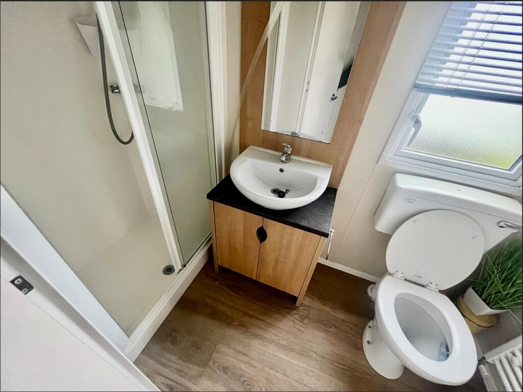 Willerby Mistral 2018, White Rose Holiday Park, Hutton Sessay, Thirsk, North Yorkshire, YO7 3BA photo 4