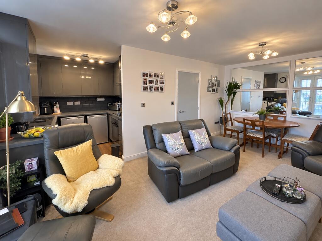Apartment in Wakefield - View 3