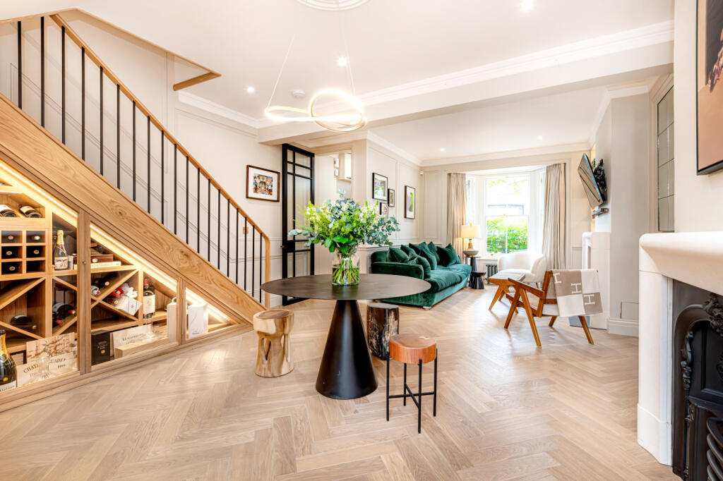 Main image of property: Treadgold Street, London, W11