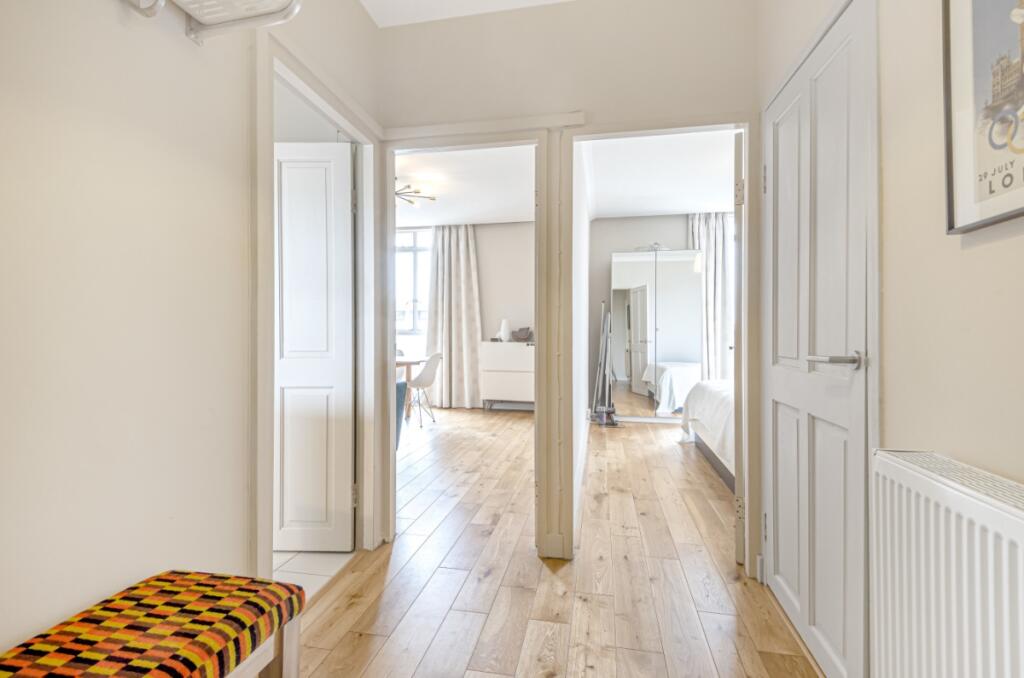 Apartment in London - More