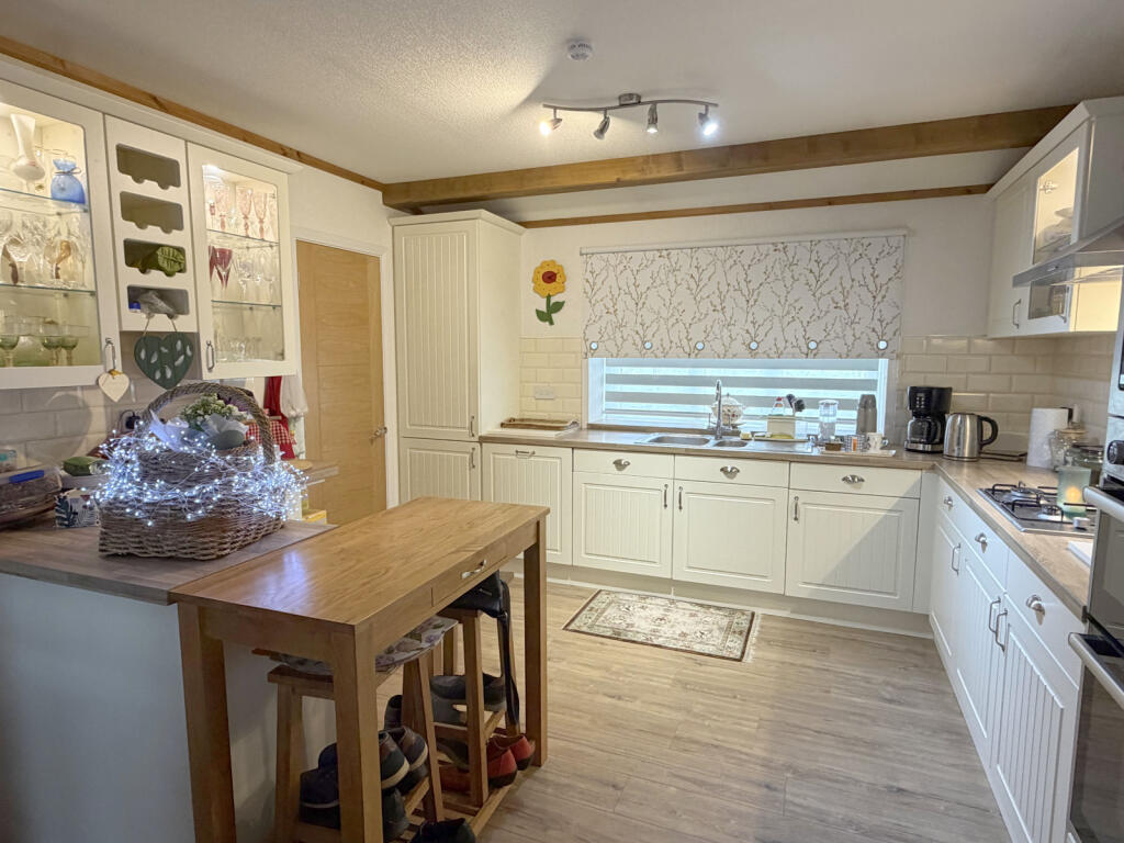 House in Wychavon, Ashton Under Hill - More