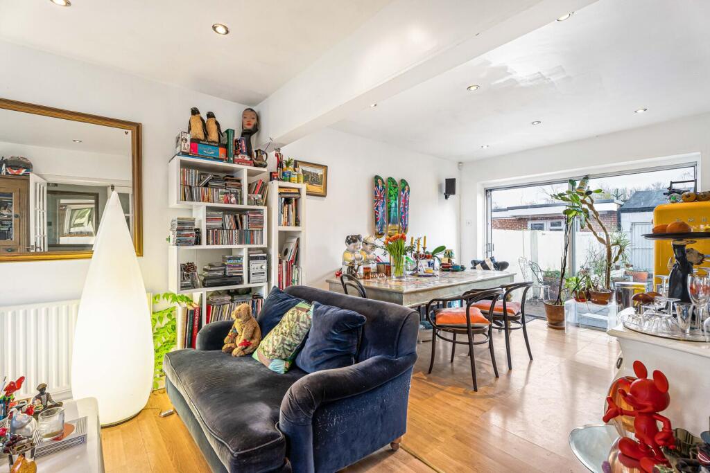 House in London - View 3
