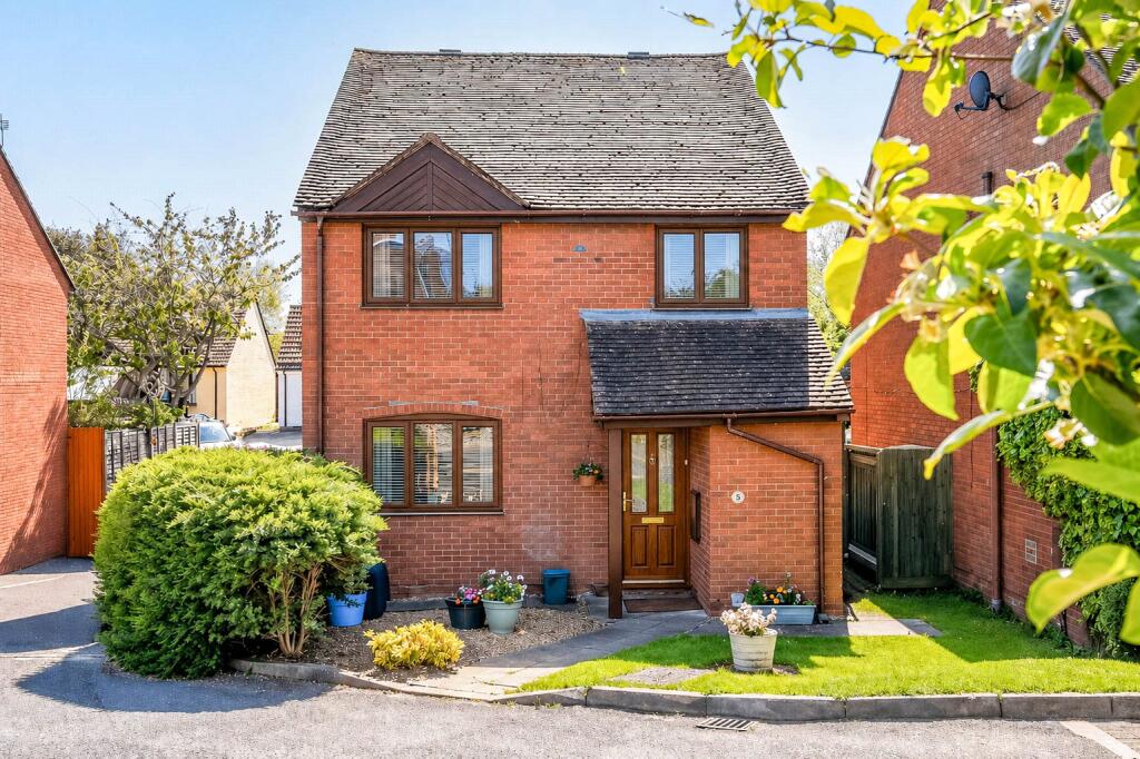 Main image of property: Cavalier Close, Newbury, Berkshire, RG14