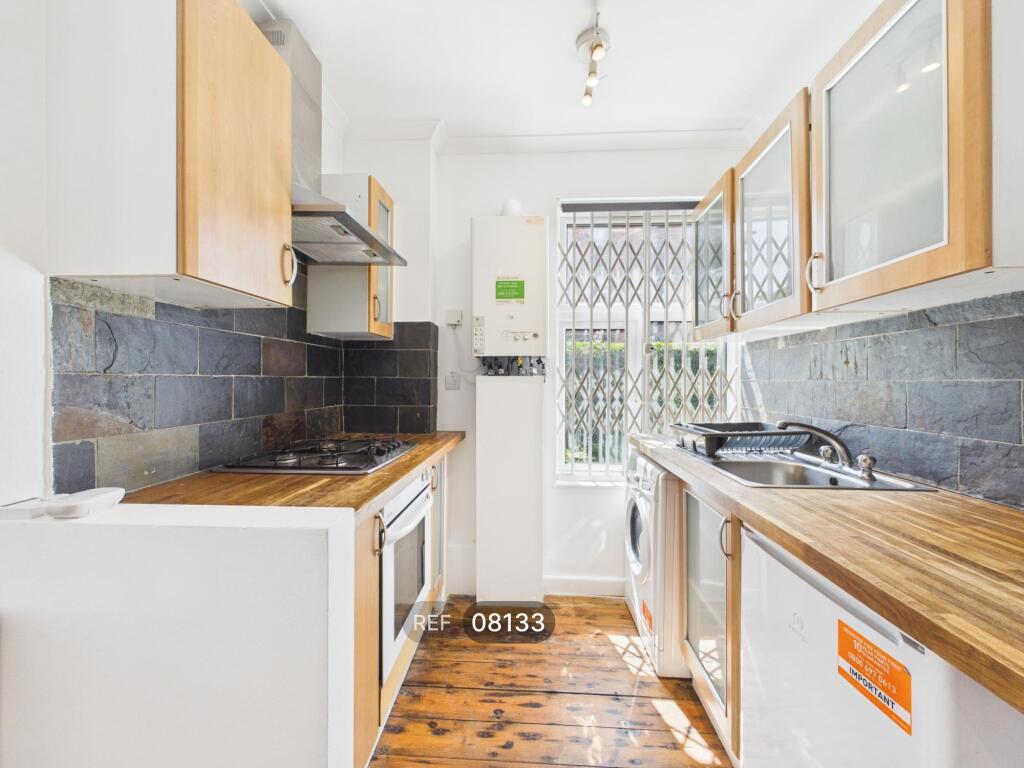 Main image of property: Effra Court, Brixton Hill, London, SW2 1RB