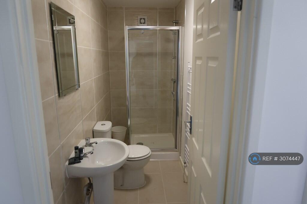 Apartment in Liverpool - More