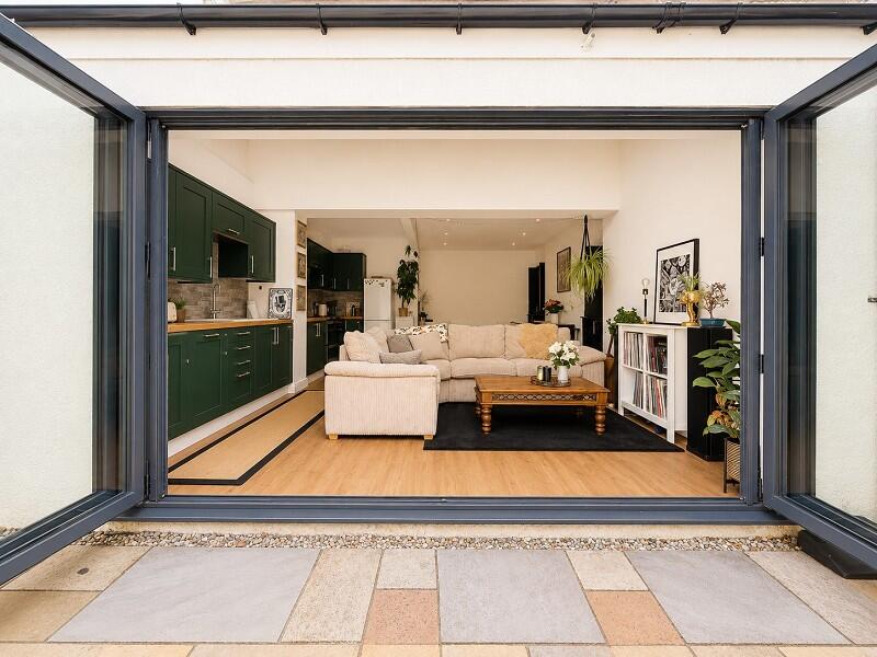 House in Cardiff, Llantwit Fardre - View 5
