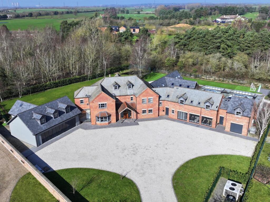 7-bed detached on Woodside Grange, 7 The Fairways, Torksey, Lincoln, £1,995,000