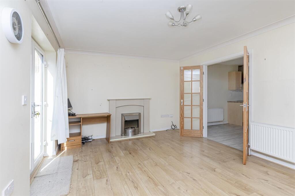 Dudley Road, Marsh, Huddersfield photo 3