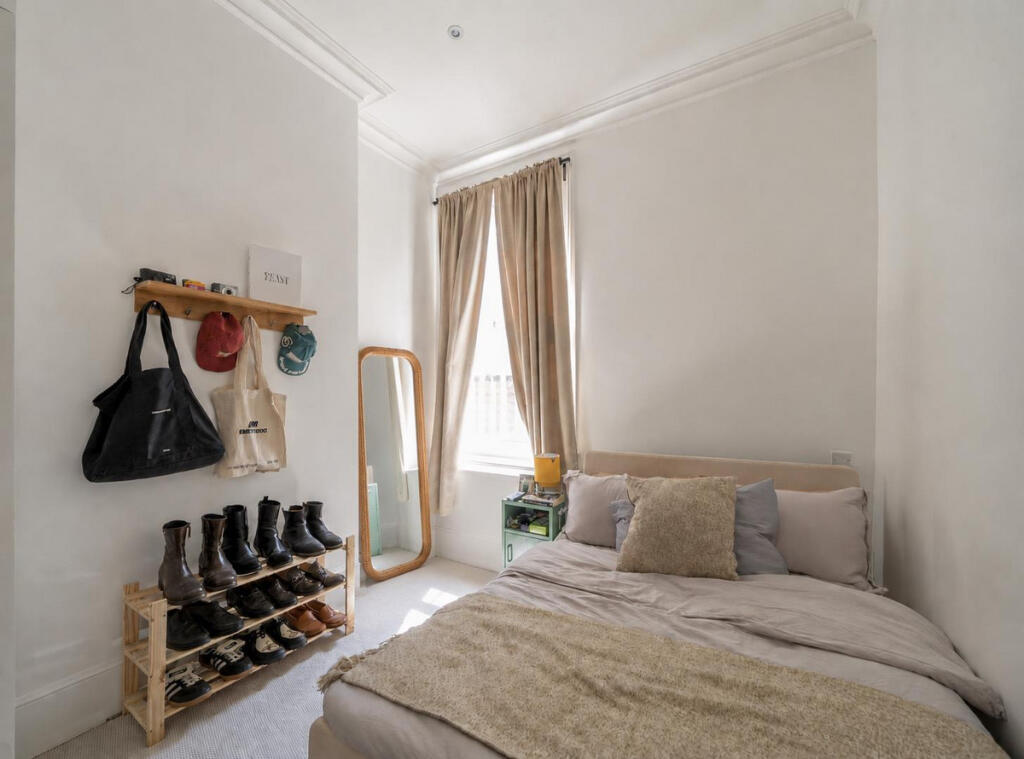 Apartment in London, Queen's Park - More