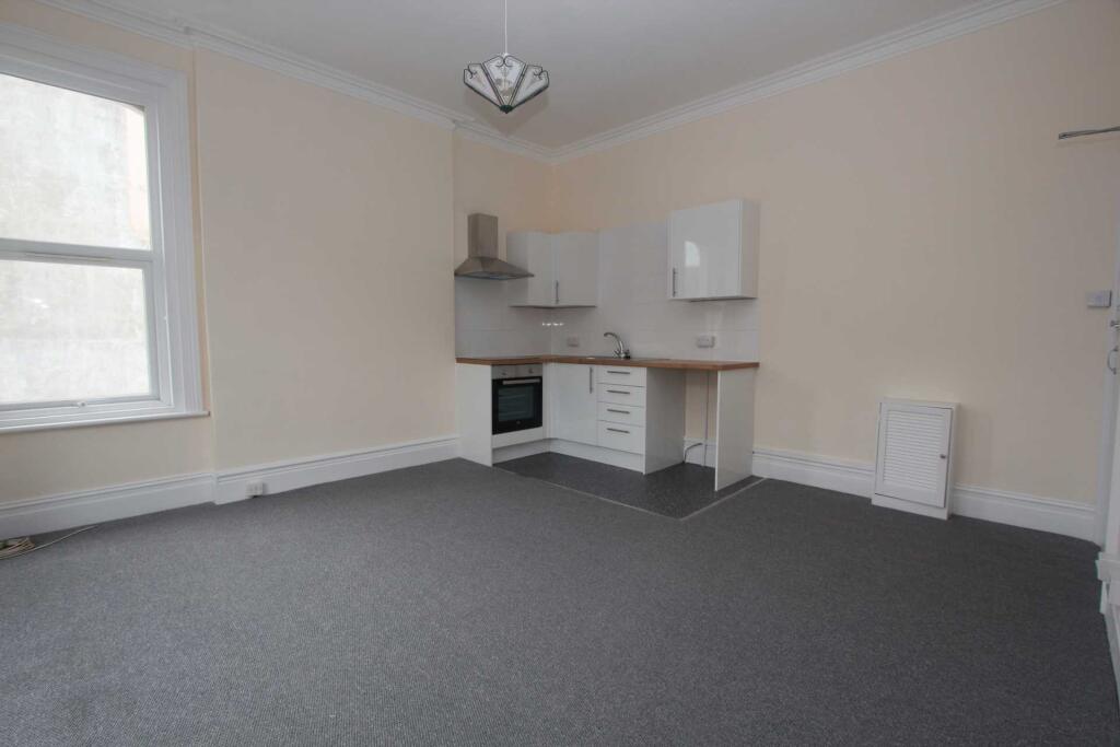 House in Worthing, West Worthing - More