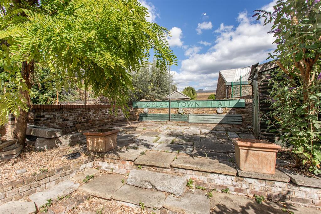 House in London - View 5